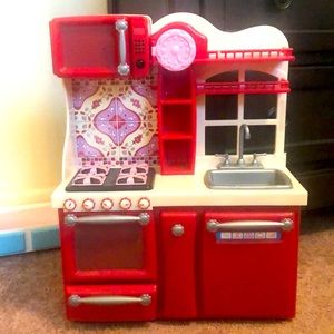 Doll kitchen set